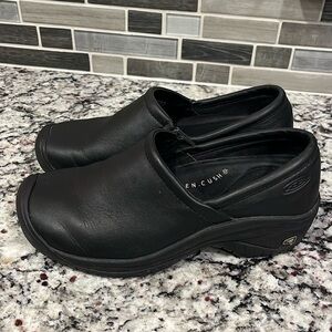Black Women's Clogs